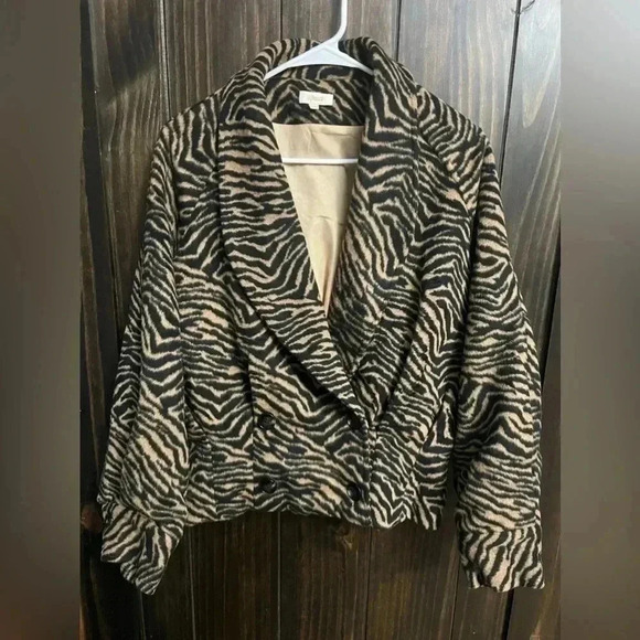 A. Peach Brushed Zebra Print Jacket. Size: Small - Picture 8 of 8